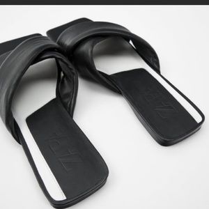 Leather padded sandals